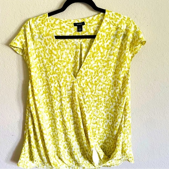Halogen woman crossover neckline blouse size 1 neon green flowy short sleeve - Picture 1 of 9